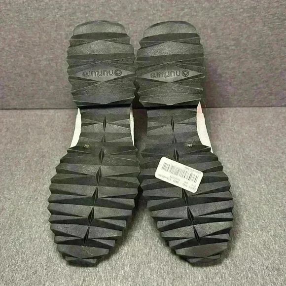 Nurture NWT Denali Waterproof Lug Sole Heeled Platform Chelsea Boot Women Size 8 - Picture 8 of 12